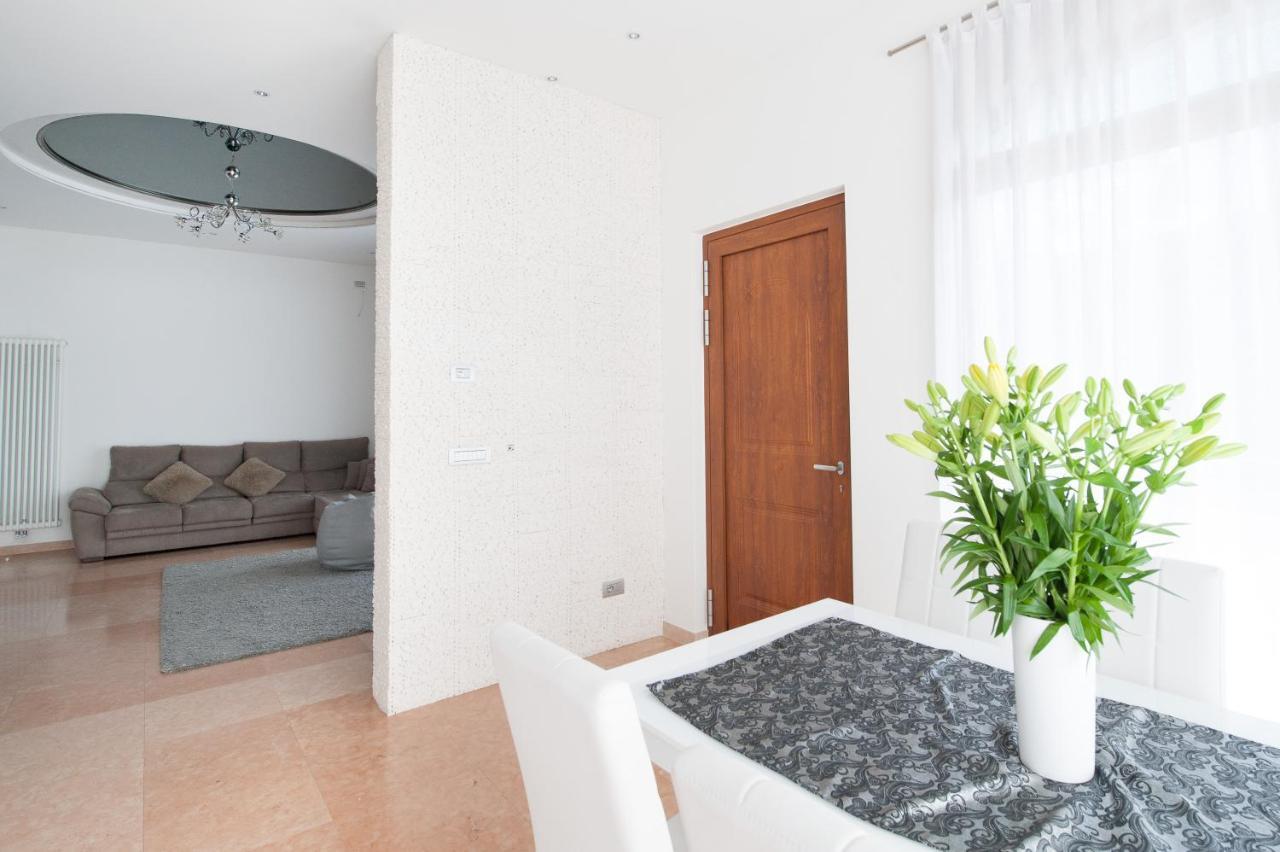 Villa Luxury House & Spa Riva del Garda Exteriör bild